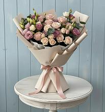 Букет цветов из:  Розы и Лизиантусы в Нововоронино