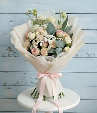 Букет цветов из:  Розы и Лизиантусы в Нововоронино