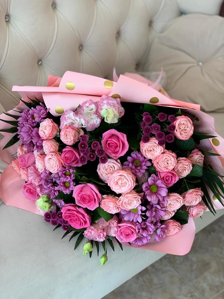 Букет цветов из: Хризантемы, Розы и Лизиантусы в Нововоронино