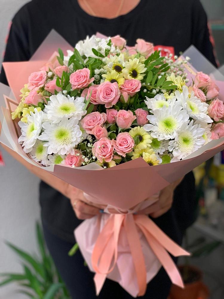 Букет цветов из: Розы и Хризантемы в Нововоронино