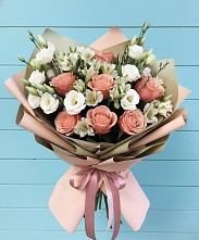 Букет цветов из:  Розы, Альстромерии и Лизиантусы в Нововоронино