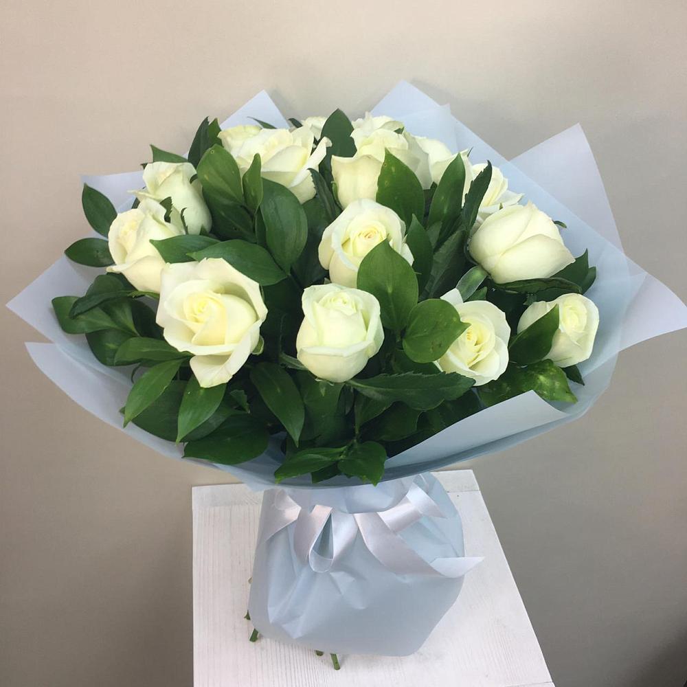 Букет 15 Белых роз Проуд в Нововоронино