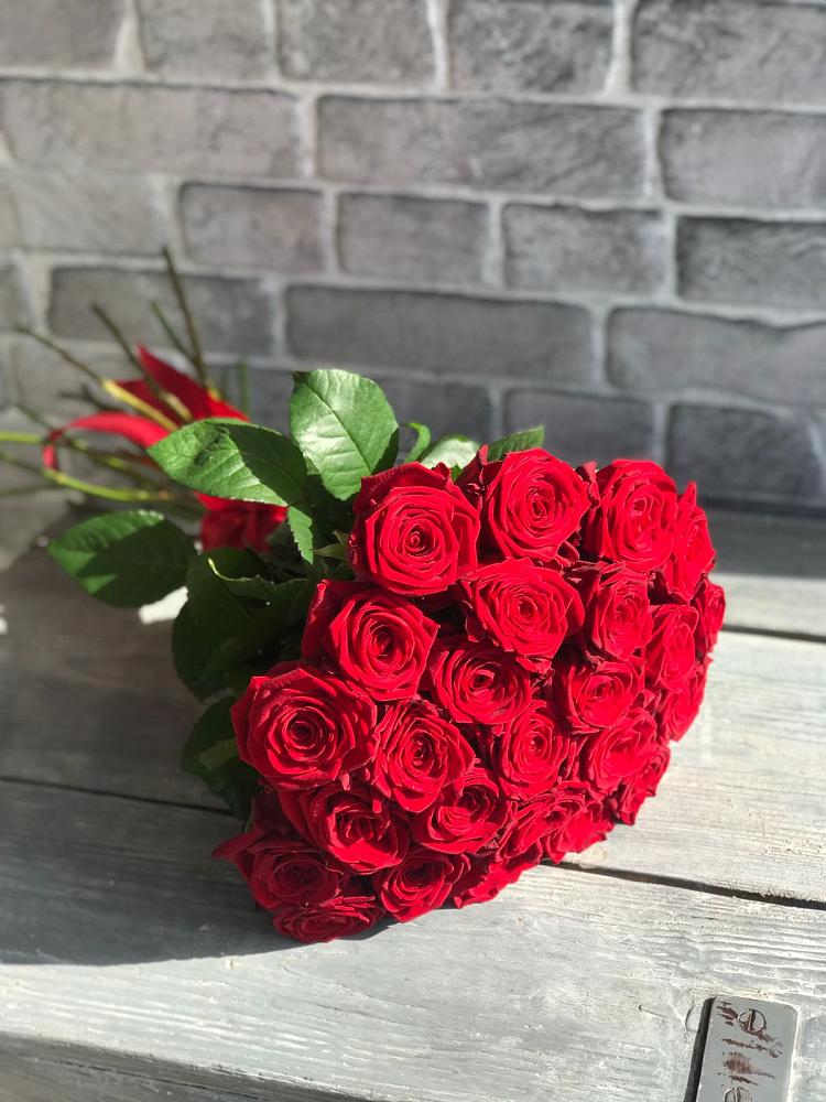 Букет Красные розы Фридом в Нововоронино