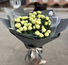 Букет Белые кустовые розы Солинеро в Нововоронино