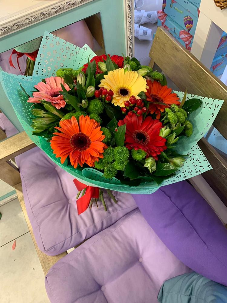 Букет цветов из: Герберы, Хризантемы и Альстромерии в Нововоронино