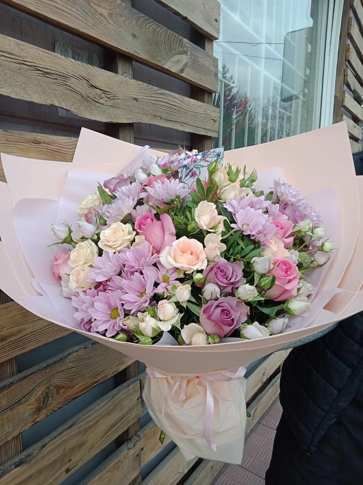 Букет цветов из: Розы и Хризантемы в Нововоронино