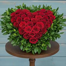 Цветочная композиция из Розы в виде сердца в Нововоронино