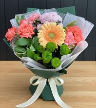 Букет цветов из:  Гвоздики, Розы, Герберы и Хризантемы в Нововоронино