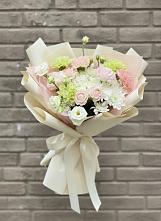 Букет цветов из:  Гвоздики, Розы, Лизиантусы и Хризантемы #REPLACE_PRED# Нововоронино