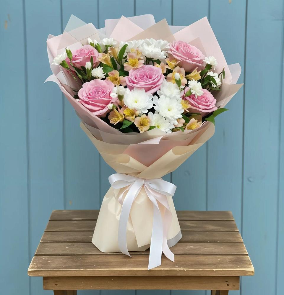 Букет цветов из: Гвоздики, Орхидеи и Розы в Нововоронино